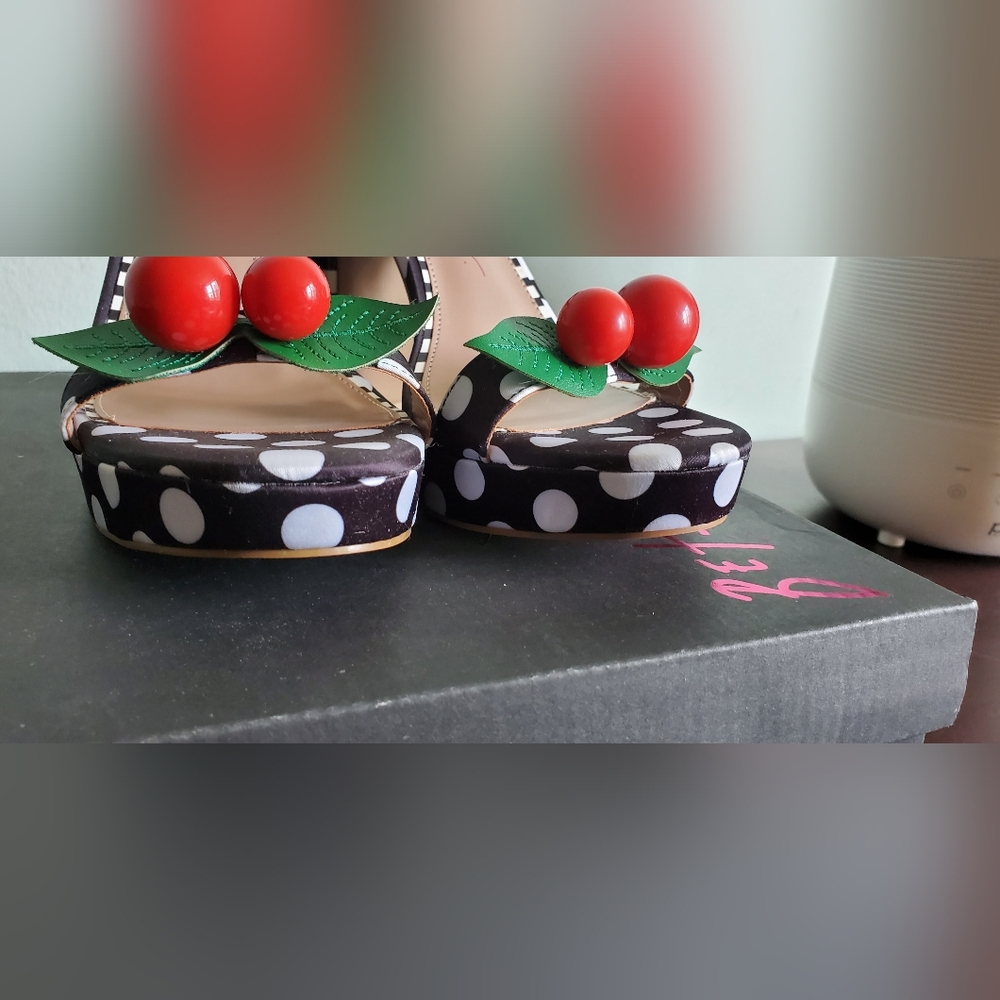 Betsey Johnson Judson Black&White Polka Dot Block Heel Platform Sandals Size 5.5 - Picture 6 of 7